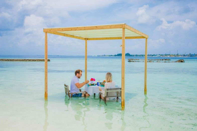 Kagi Maldives Spa Island - Lunch in the ocean