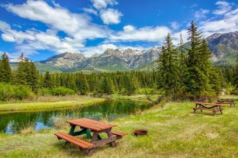 Fairmont Hot Springs picnic area.jpg