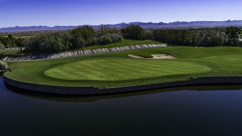 Avi Resort & Casino golf hole 8.jpg