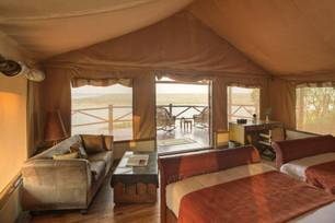 Luxury Tent, Mweya Safari Lodge (1).jpg