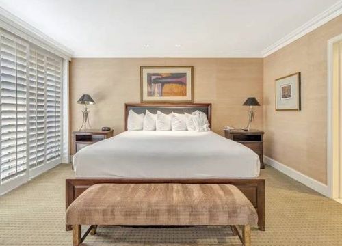 Indian Wells Resort Hotel king suite 2.jpg