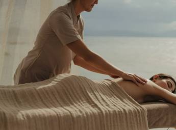 EXPERIENCE MASSAGGIO IN SPIAGGIA GabbianoAzzrro Hotel & Suites49.jpg