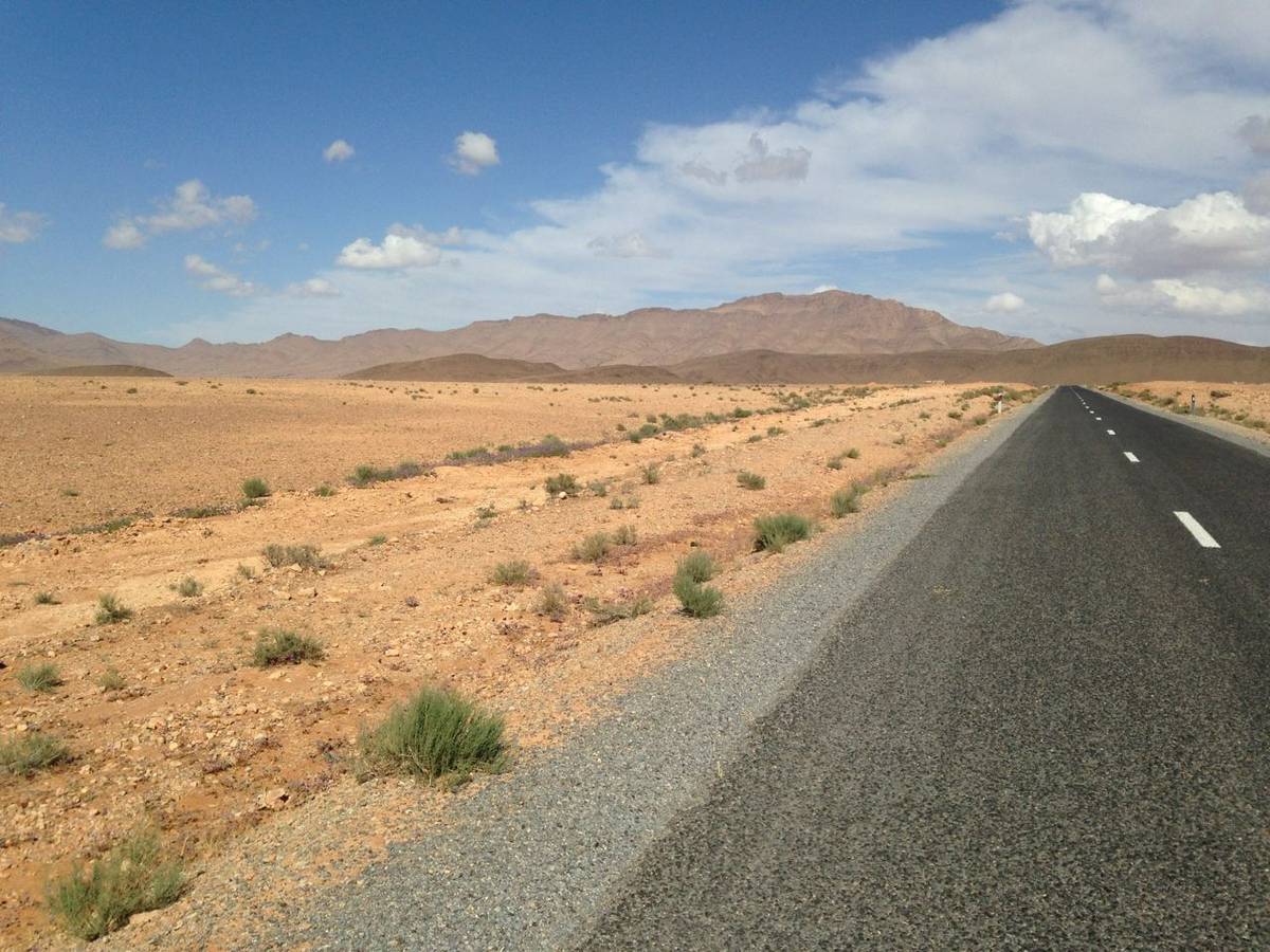 Between Guelmim and Assa © Dan Kane