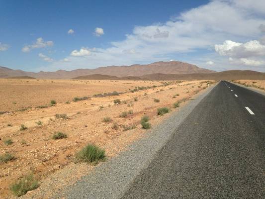 Between Guelmim and Assa © Dan Kane