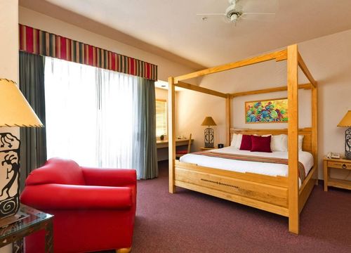Inn at Eagle Mountain king.jpg