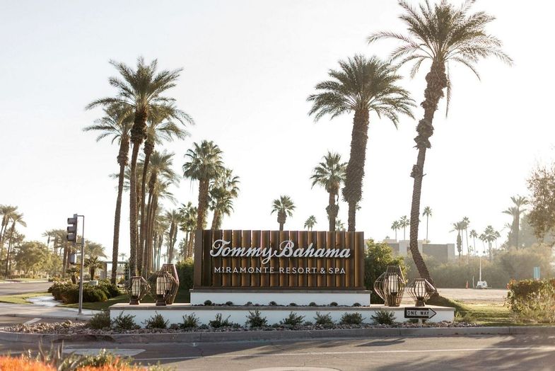 Tommy Bahama Miramonte entrance signage.jpg