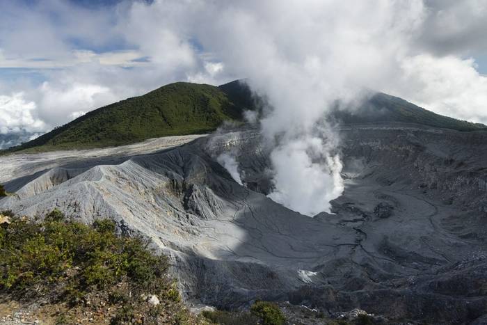 Poas Volcano © Oliver Smart, April 2026 tour