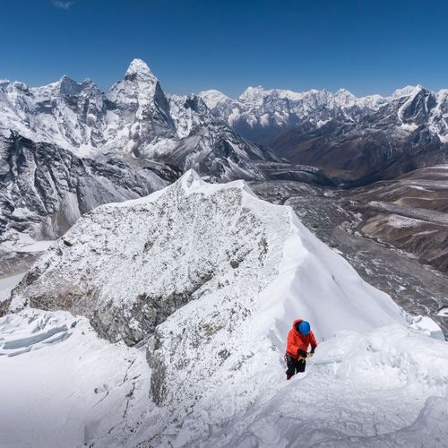 Can A Beginner Climb Island Peak?