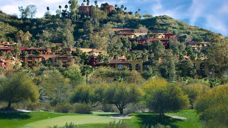 Hilton Phoenix Tapatio Cliffs Resort exterior.jpg