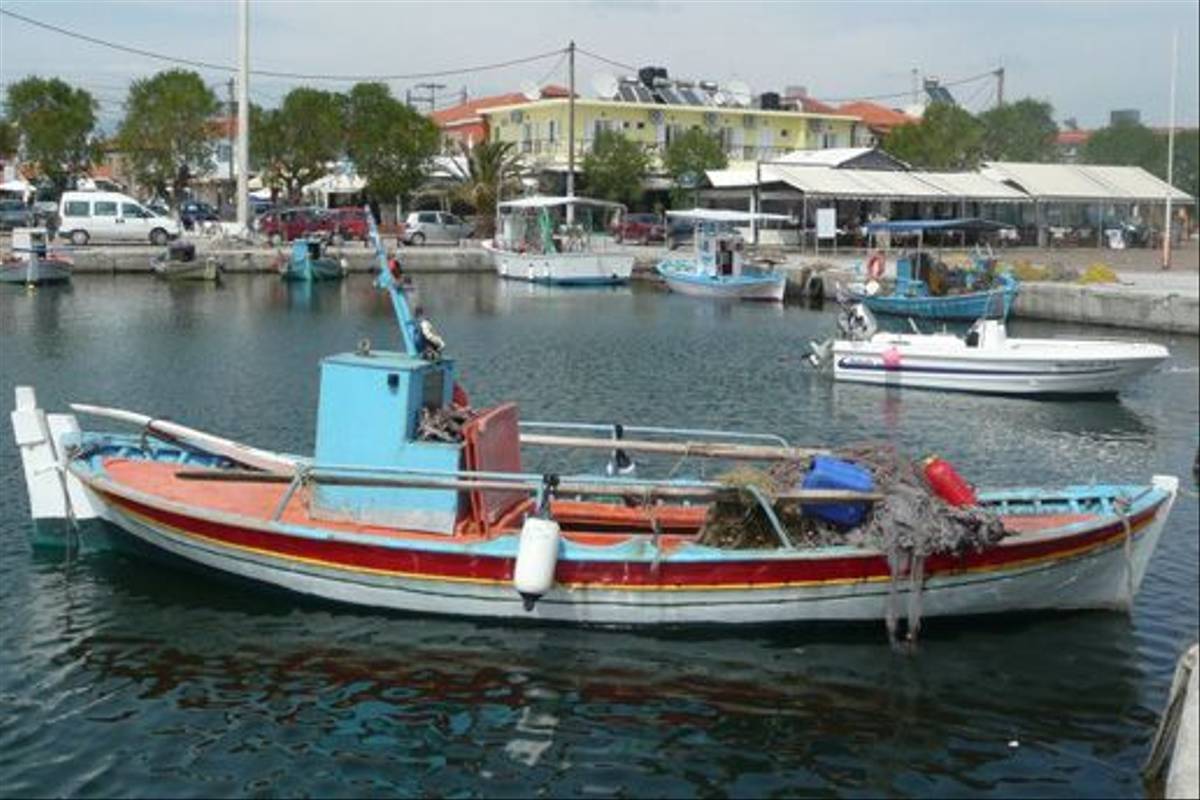 Skala Kallonis harbour