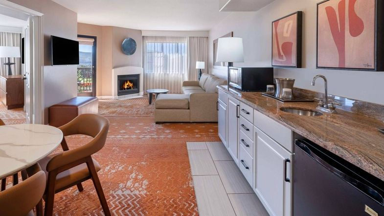 Hilton Sedona Resort at Bell Rock living room.jpg