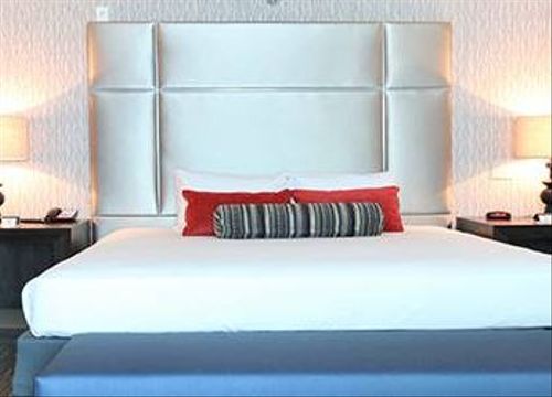 Avi Resort & Casino suite bedroom.jpg