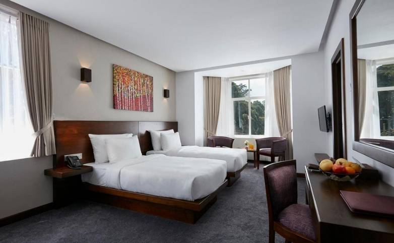 galway-heights-hotel-twin room.jpg