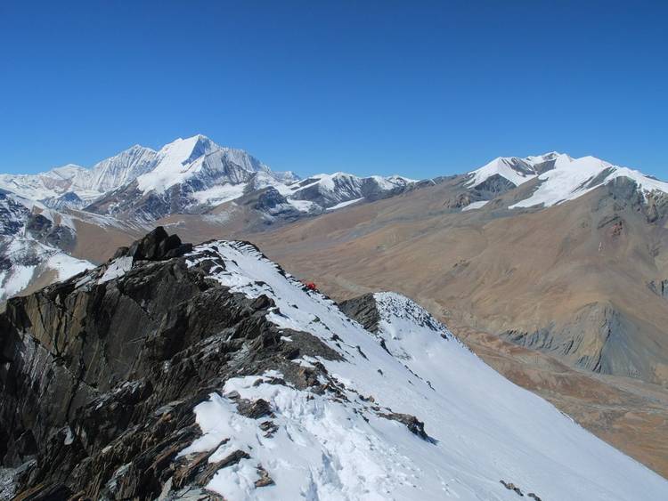 Climbing route on Dhampus Peak