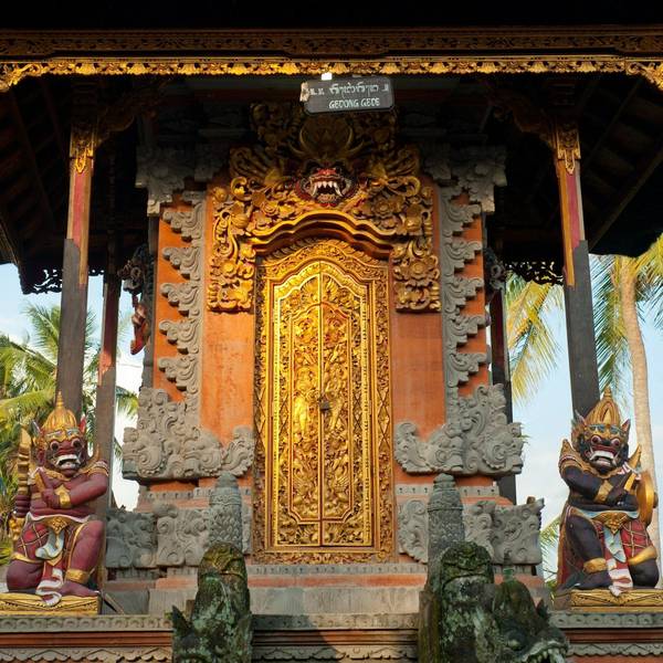 A traditional Balinese village temple neighbors the Fivelelements property.