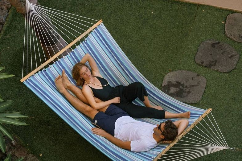 Outrigger Kona Resort & Spa couple hammock.jpg