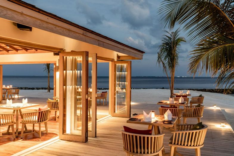 Kagi Maldives Spa Island - Restauant on the beach