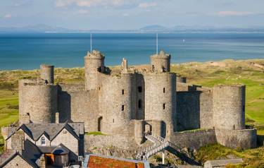 Close view of the castle from the eastHarlech Castle Cadw SitesWorld Heritage SitesSAMN: ME044NGR: SH581312GwyneddNor…