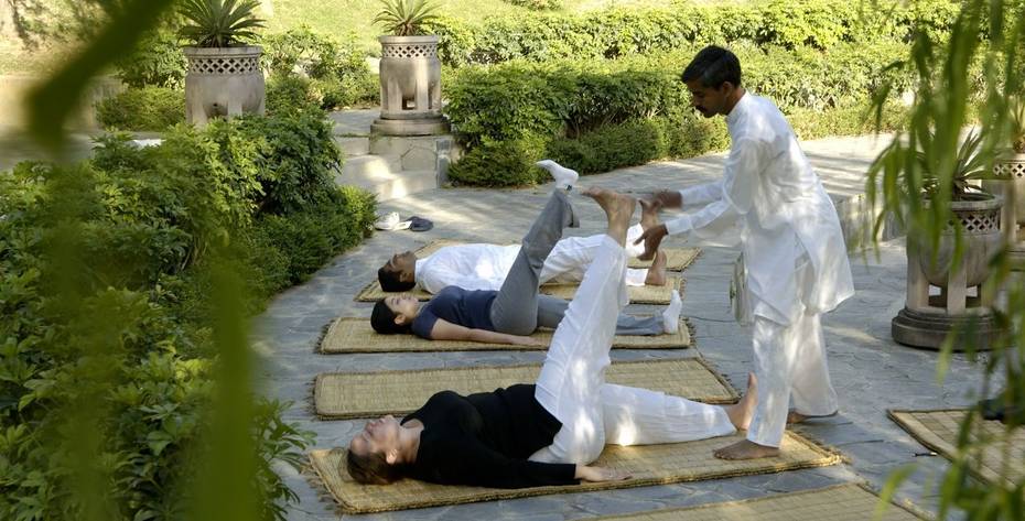 4 Authentic Yoga Retreats in India