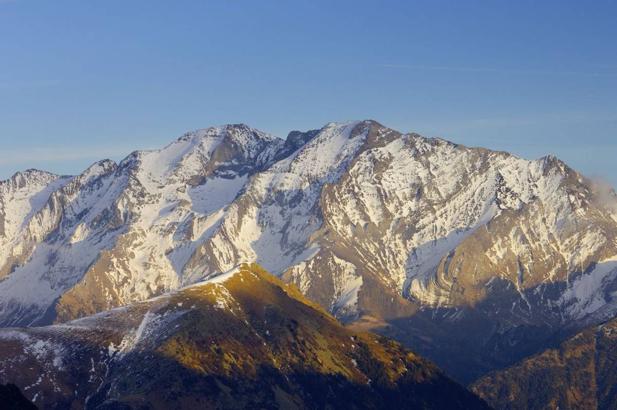 Poset'S Peak, Aragon, Spain Shutterstock 258207128