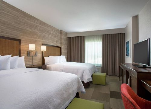 Hampton Inn & Suites Oahu_Kapolei double.jpg