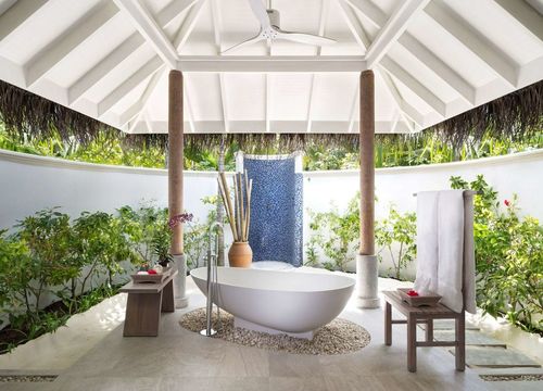 Anantara Dhigu Maldives Resort Bath.jpg