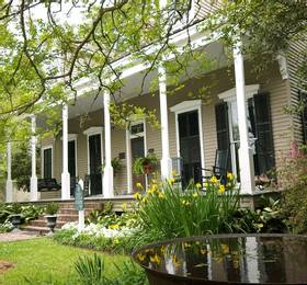 Embrace St. Francisville, a town filled with natural beauty, history and charm