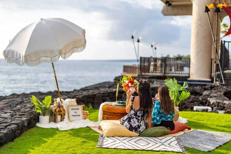 Outrigger Kona Resort & Spa dining-sunset-picnic.jpg