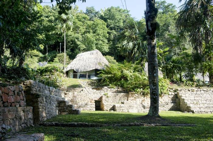 Pooks Hill - Mayan Ruins and Guest Lodge