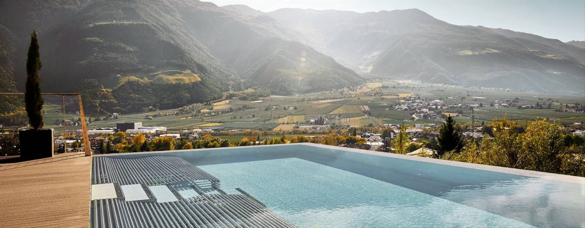 Preidlhof New Infinity Sole Pool - Michael Huber.jpg