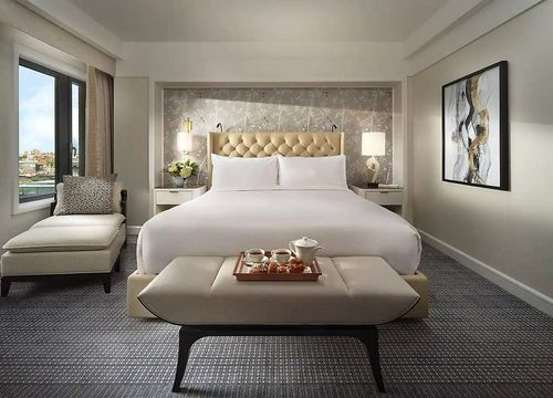 mandarin oriental boston-renovation-back-bay-corner-suite-bedroom.jpg