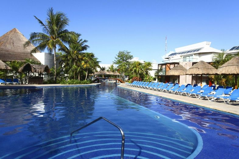 Sandos Caracol Eco Resort-Pool (1).jpg