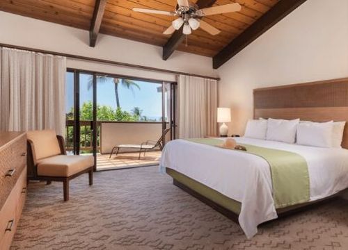 Kona Coast Resort king.jpeg