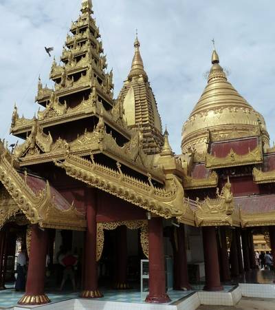 Schwezigon pagoda in Bagan
