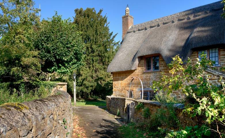 Thatched cottage, Cotswolds