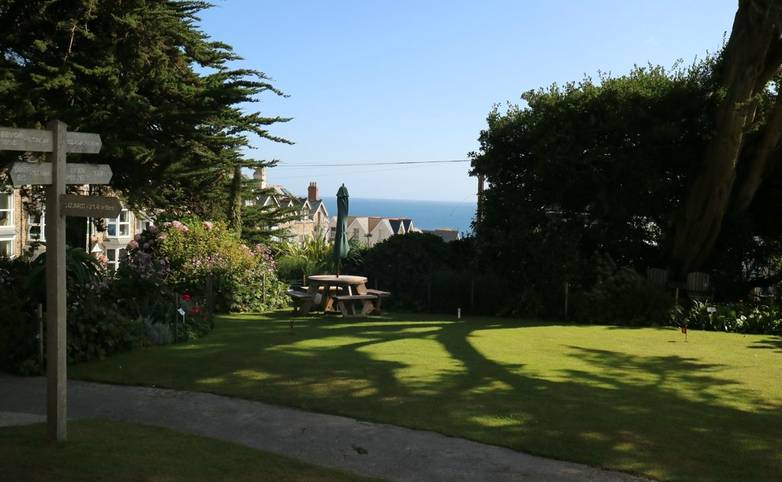 Chy Morvah sea view garden.JPG