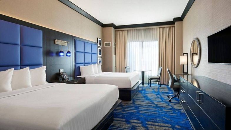 Harrah's Ak-Chin Hotel & Casino deluxe queen.jpg