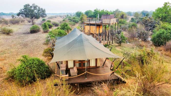 Safari tent with attached stargazing Platform.jpg