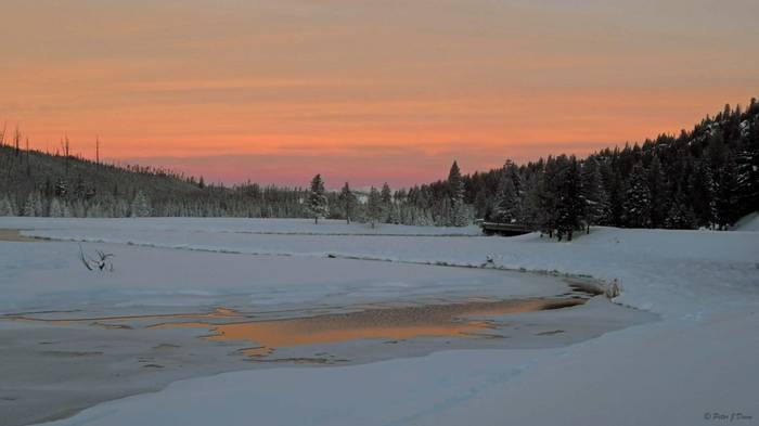 Dawn at Yellowstone_(Peter Dunn)