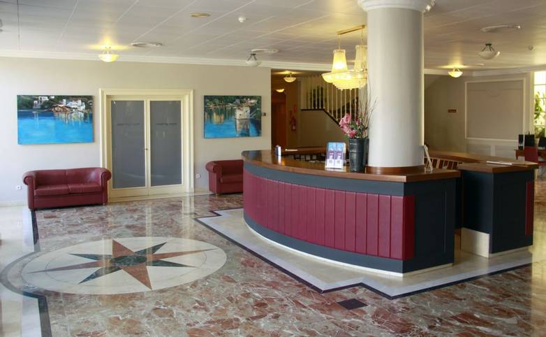 Spain - Menorca - Hotel Port Mahon - recepcion.JPG