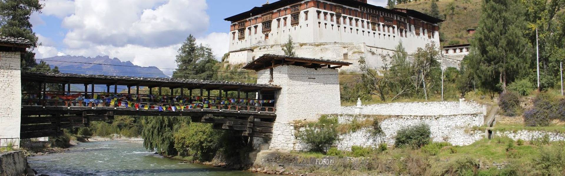Paro-Rinpung-Dzong-3.jpg