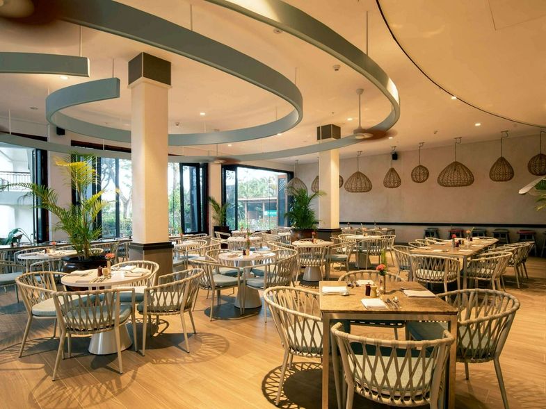 Sofitel Fiji Resort & Spa-Bar.jpg