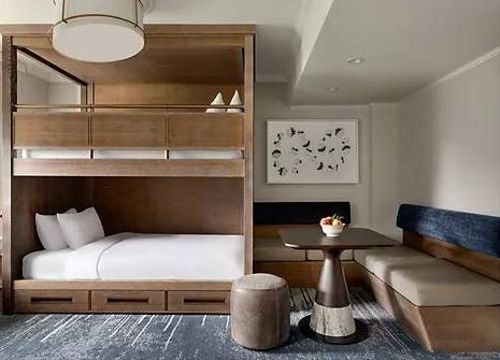Fairmont Banff Springs family room king.jpg