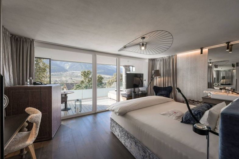 Preidlhof New Single Suite Blue.jpg