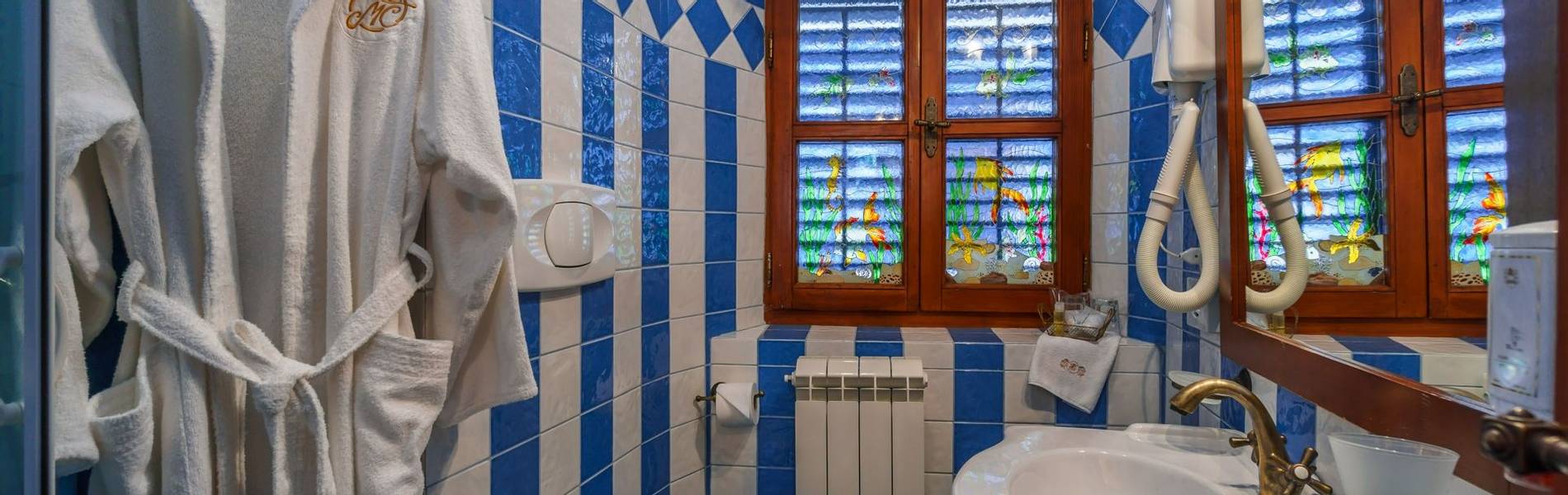 Monte Cristo-bathroom.jpg