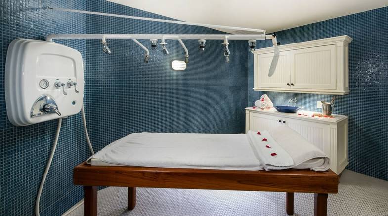 shores-resort-indulge-spa-Vichy Shower.jpg