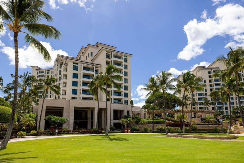 Marriott's Ko Olina Beach Club exterior 2.jpg