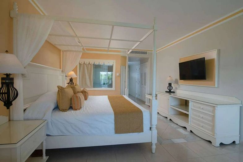 Bahia Principe Luxury Bouganville king 2.jpg