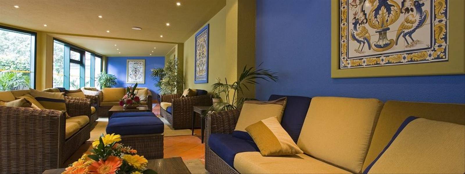 Portugal - Madeira - Hotel Galosol - Hotel Galosol - Reception Lounge.jpg