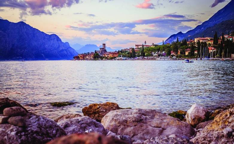 Italy - lake Garda - AdobeStock_239957983.jpg